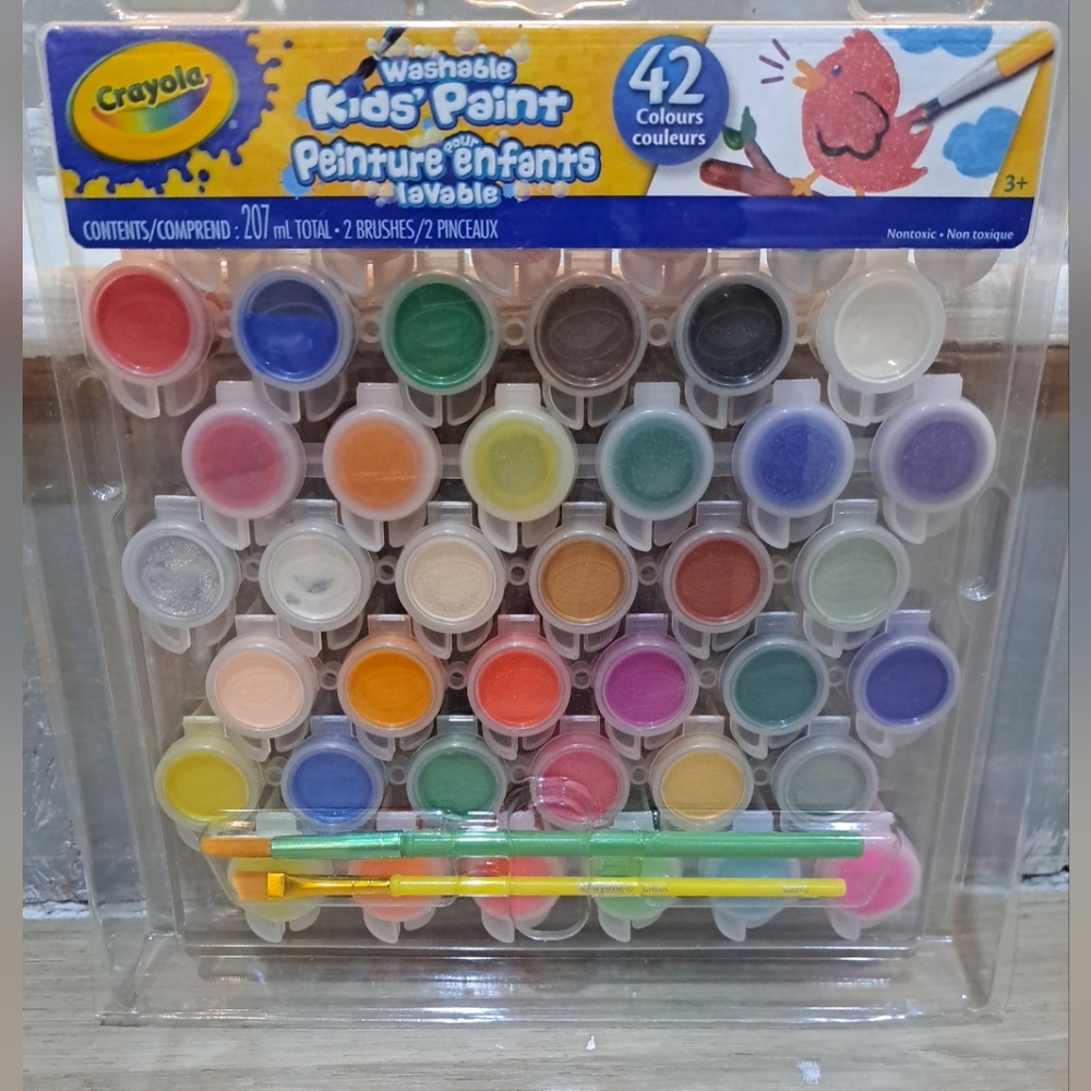 Brand New Crayola 42 Count Kids Washable Paint Set. Comes With 2 Paint Brush